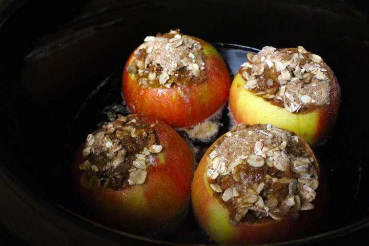 crockpot-stuffed-apples-05